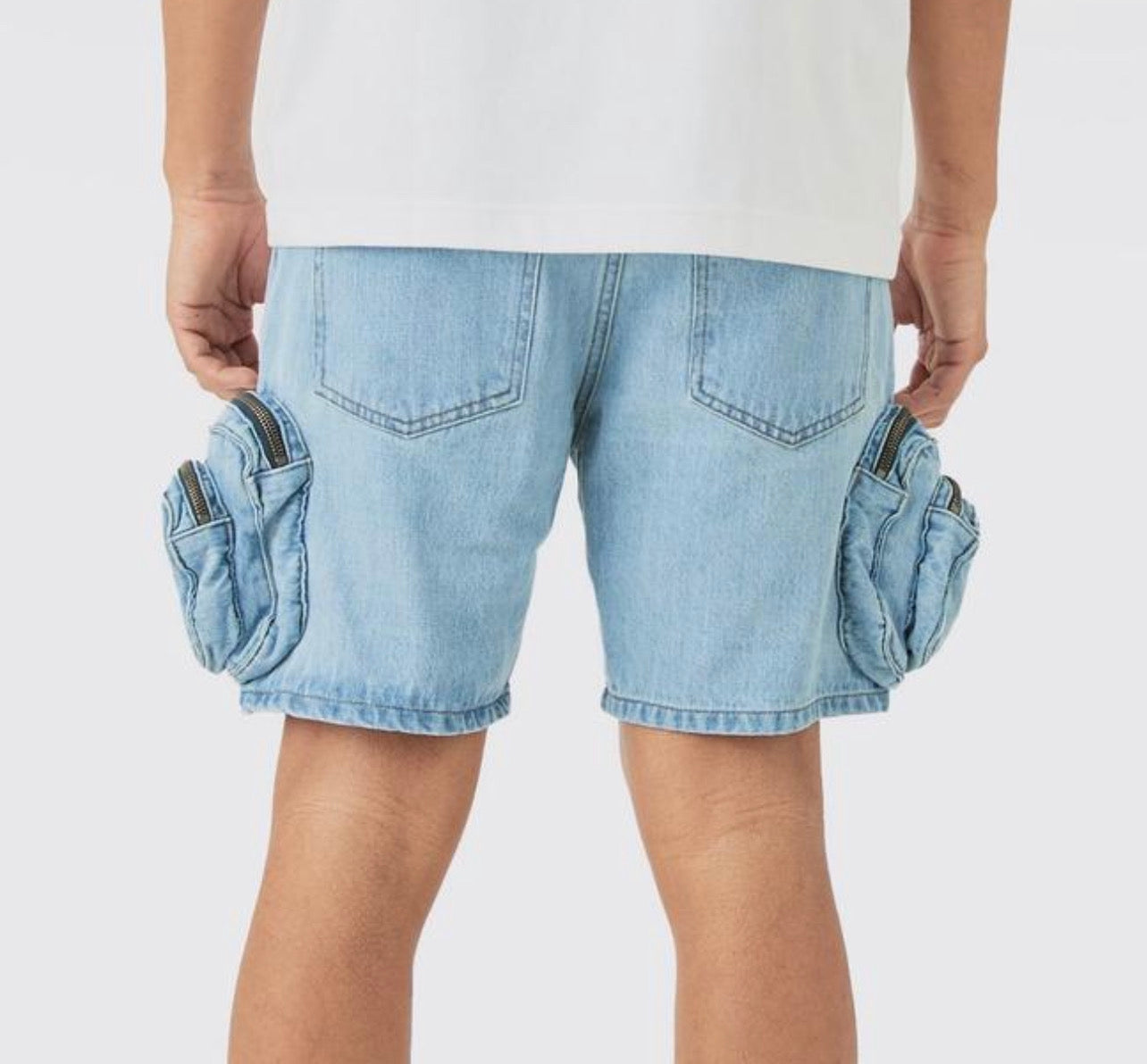 MAN Slim Fit 3D Cargo Pocket Denim - light blue