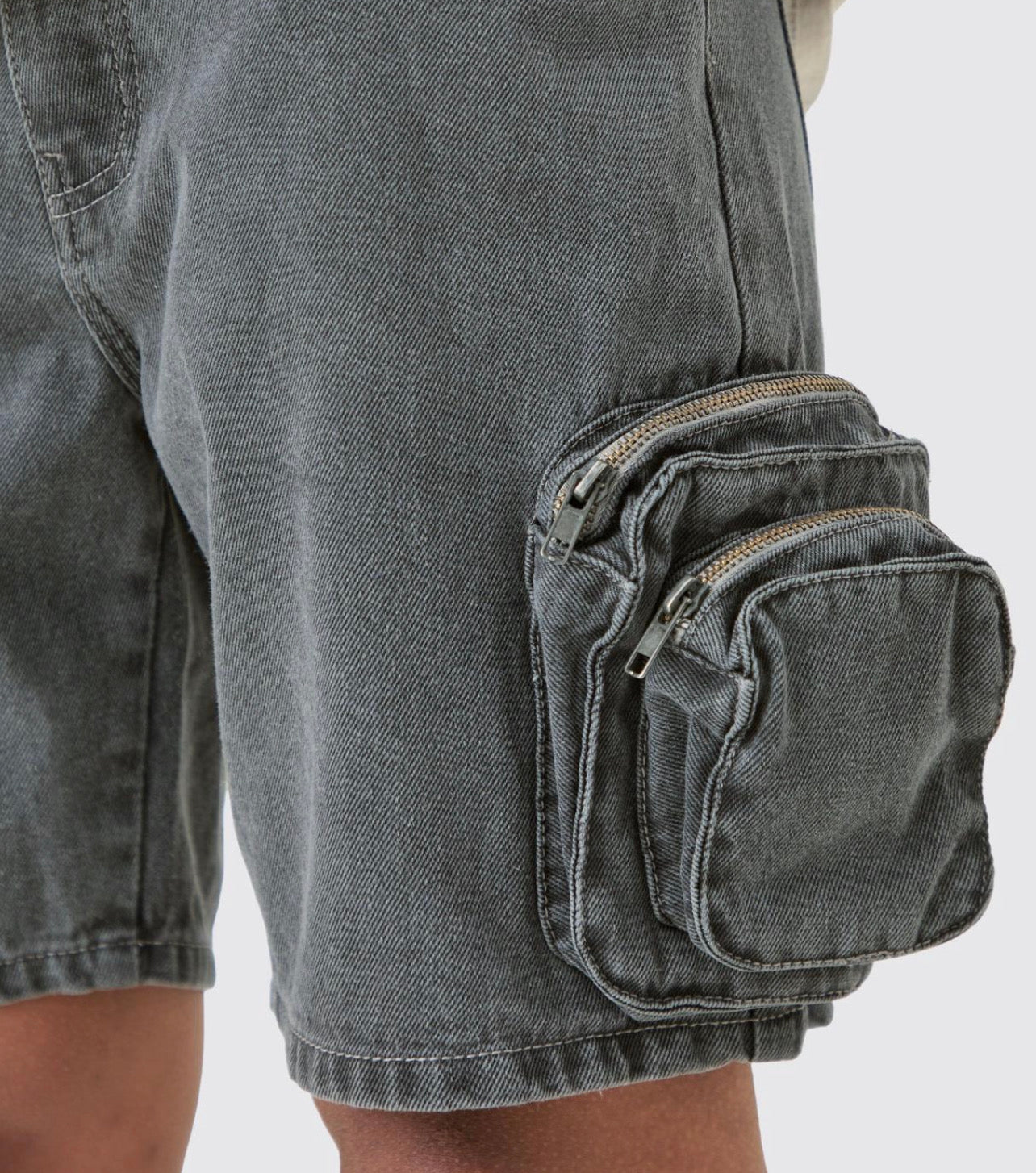 MAN Slim Fit 3D Cargo Pocket Denim - Light Grey
