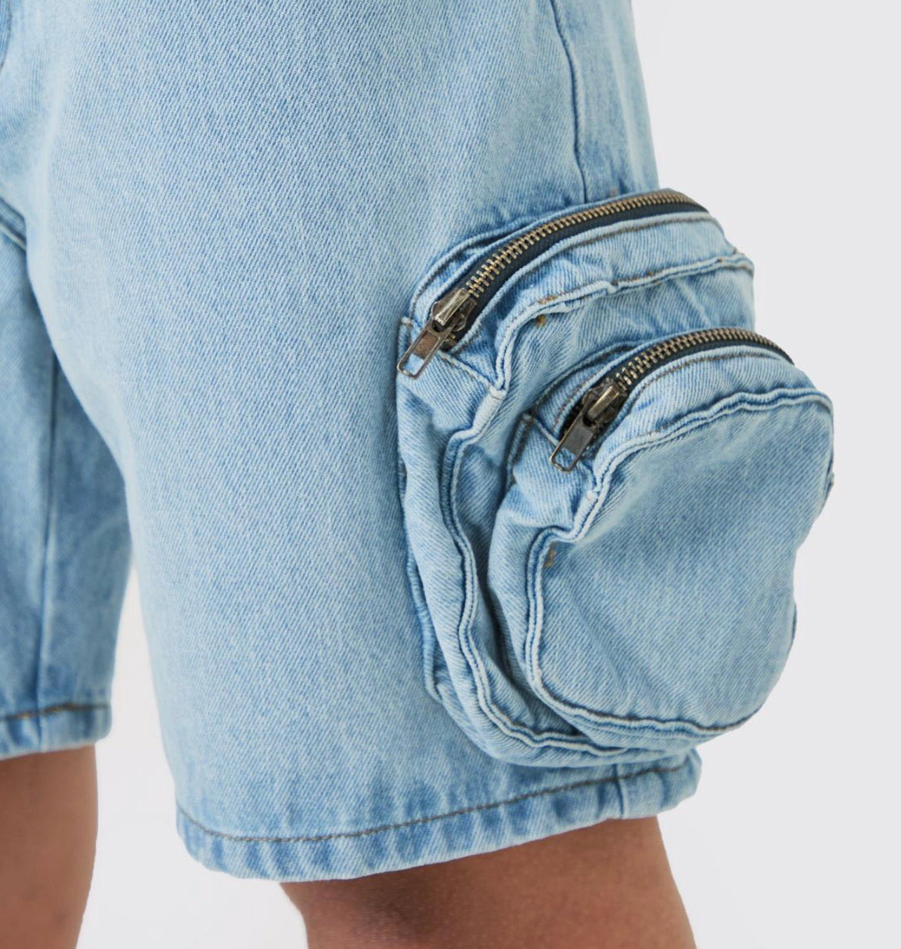 MAN Slim Fit 3D Cargo Pocket Denim - light blue