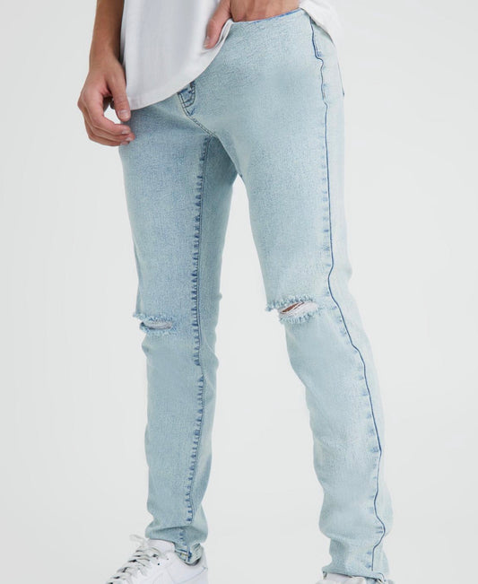 MAN - Skinny Jeans With Slash Knee